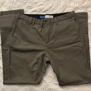 Old Navy Men's Khaki Chinos